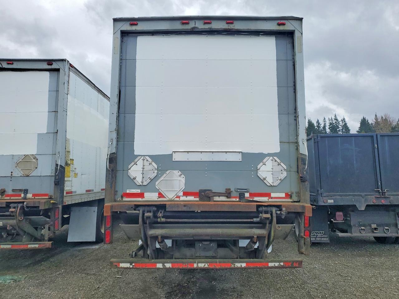 2009 International 4300 BOX Truck