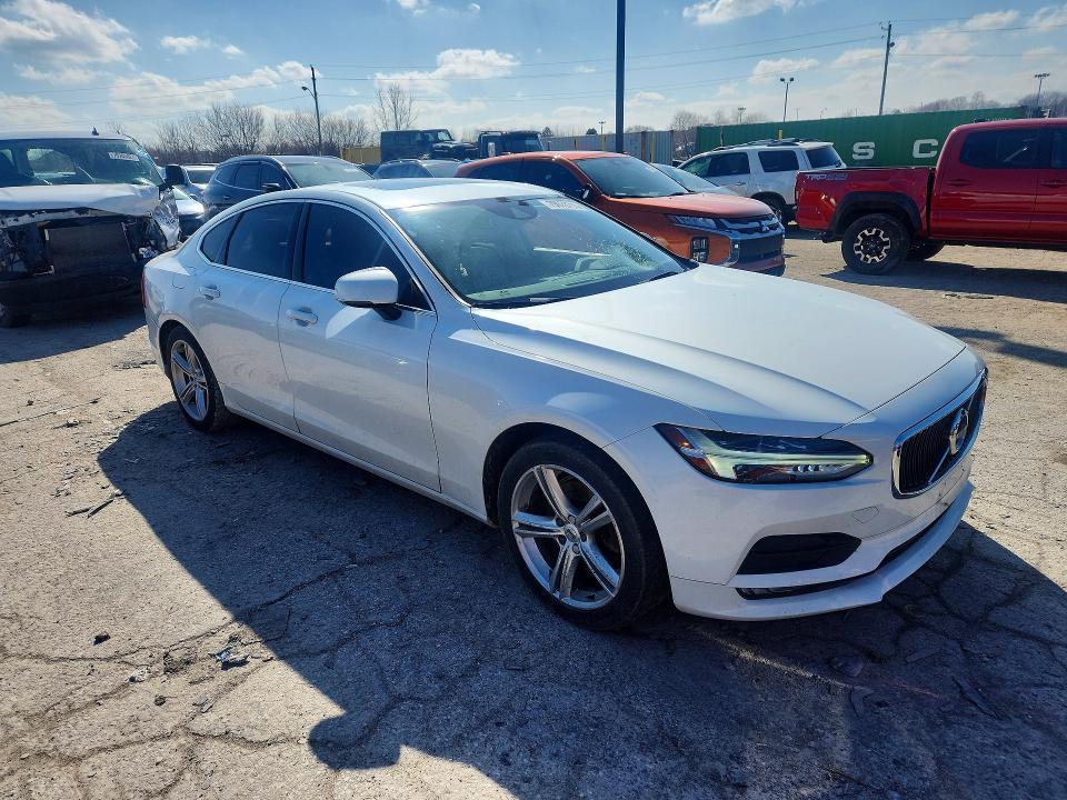 2017 Volvo S90 T5 Momentum