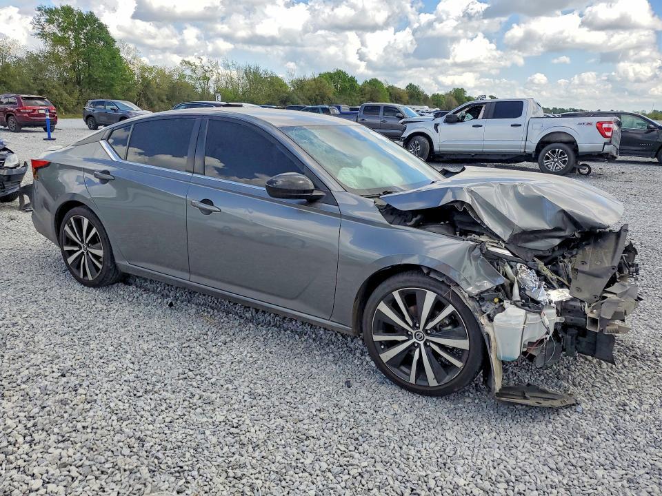 2021 Nissan Altima 2.5 sr