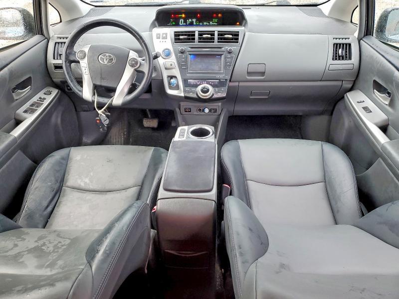 2014 Toyota Prius v Five