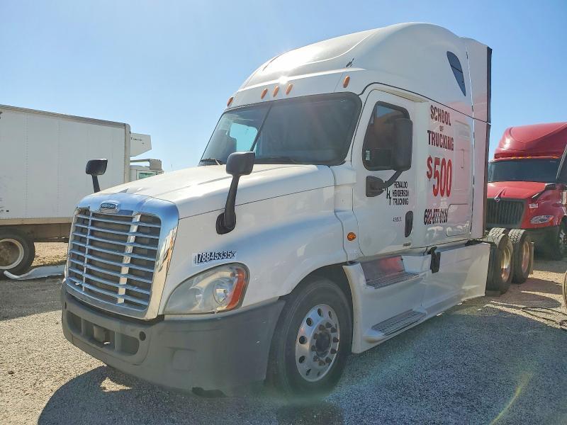 2017 Freigliner 2017 Freightliner Cascadia 125 Semi Truck
