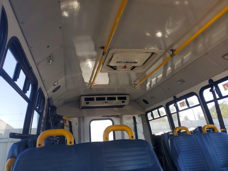2009 Ford E450 Shuttle Bus