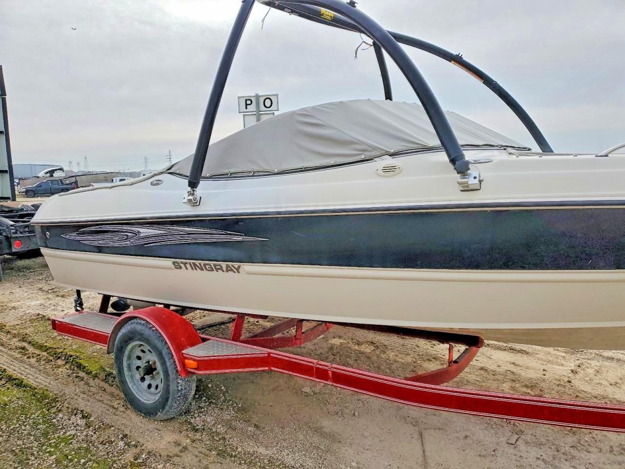 2007 Stingray Boat-Boat