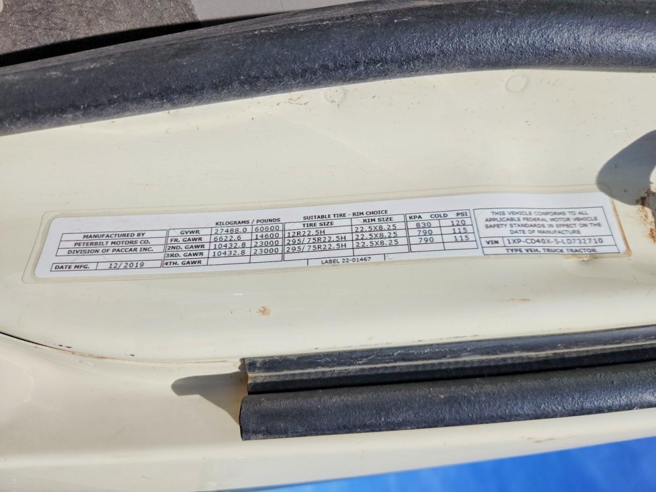 2020 Peterbilt 567 Semi Truck