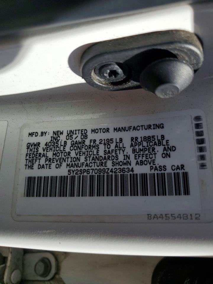 2009 Pontiac Vibe Base