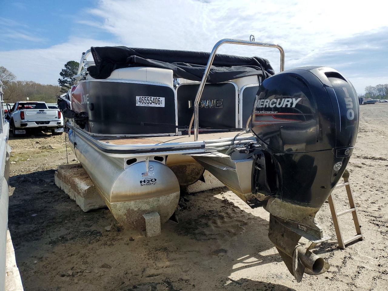 2013 Lowe Pontoon