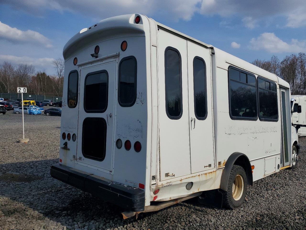 2019 Chev Express G4500