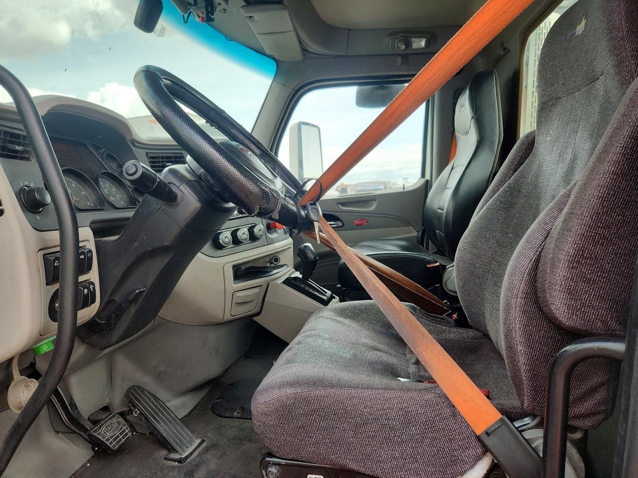 2017 Peterbilt 579 Semi Truck