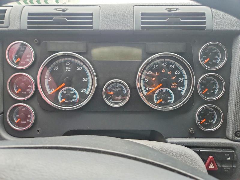 2016 Freightliner Cascadia 125 Semi Truck