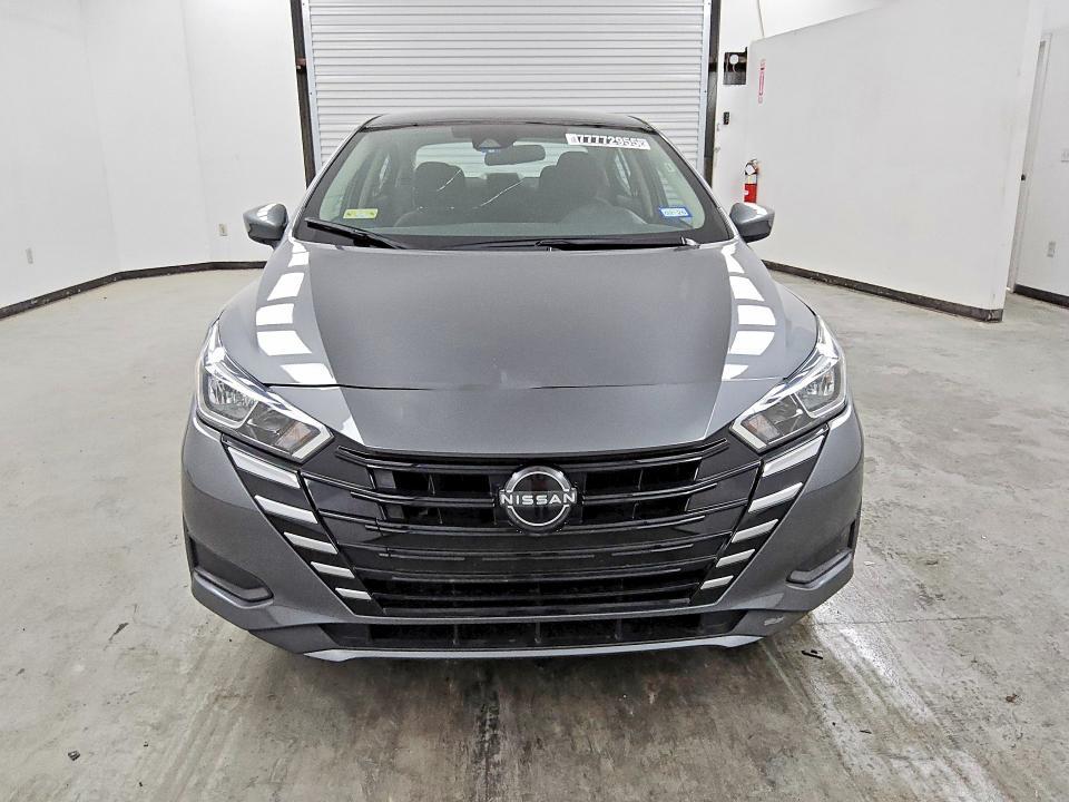 2023 Nissan Versa sv