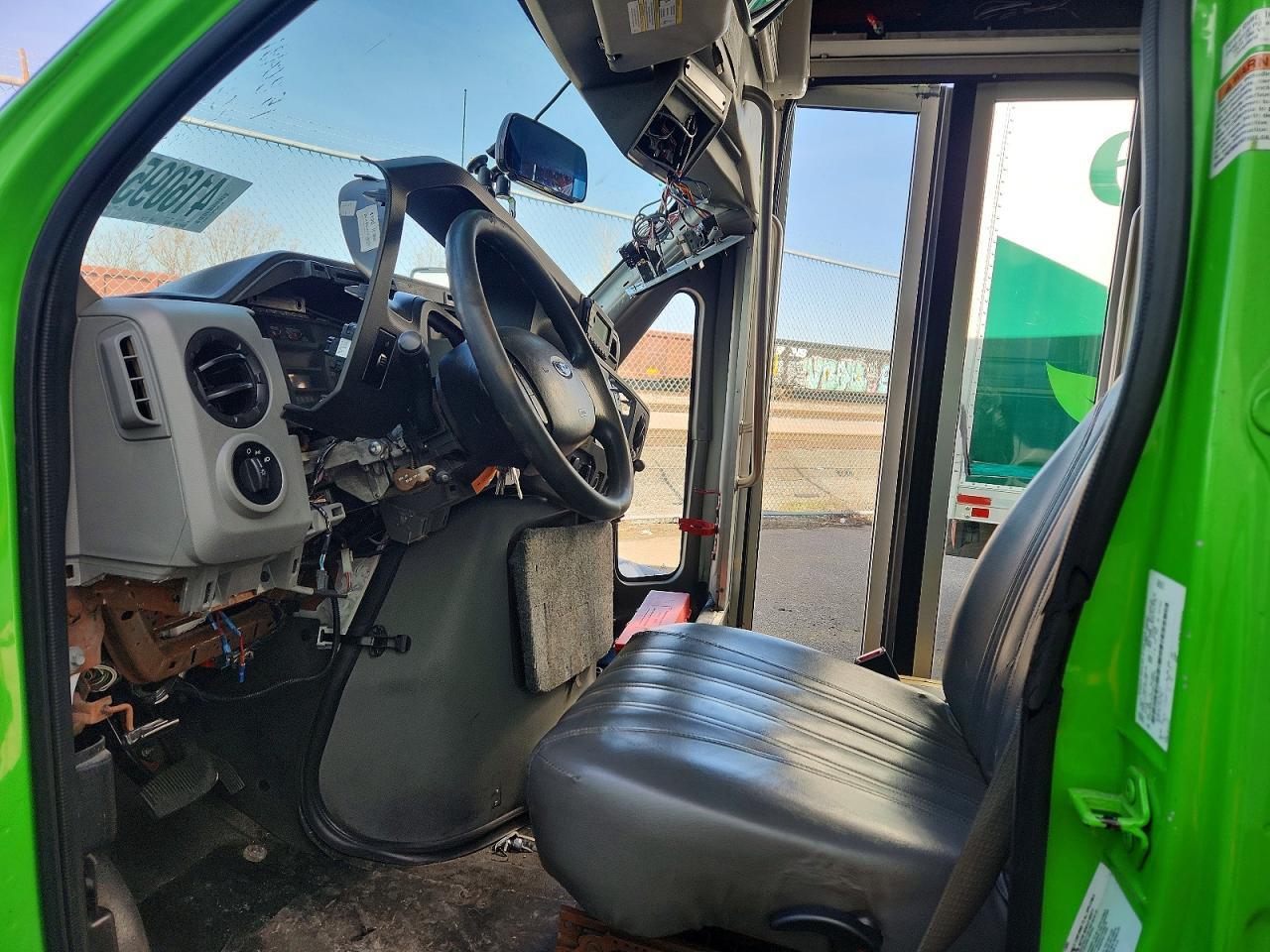 2019 Ford Econoline E450 Super Duty Cutaway Van