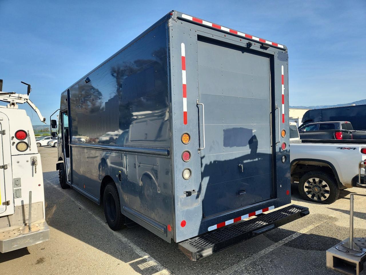 2021 Freightliner MT45G Chassis Delivery Truck