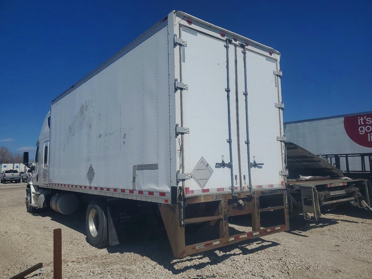 2016 Freigliner 2016 Freightliner Cascadia BOX Truck