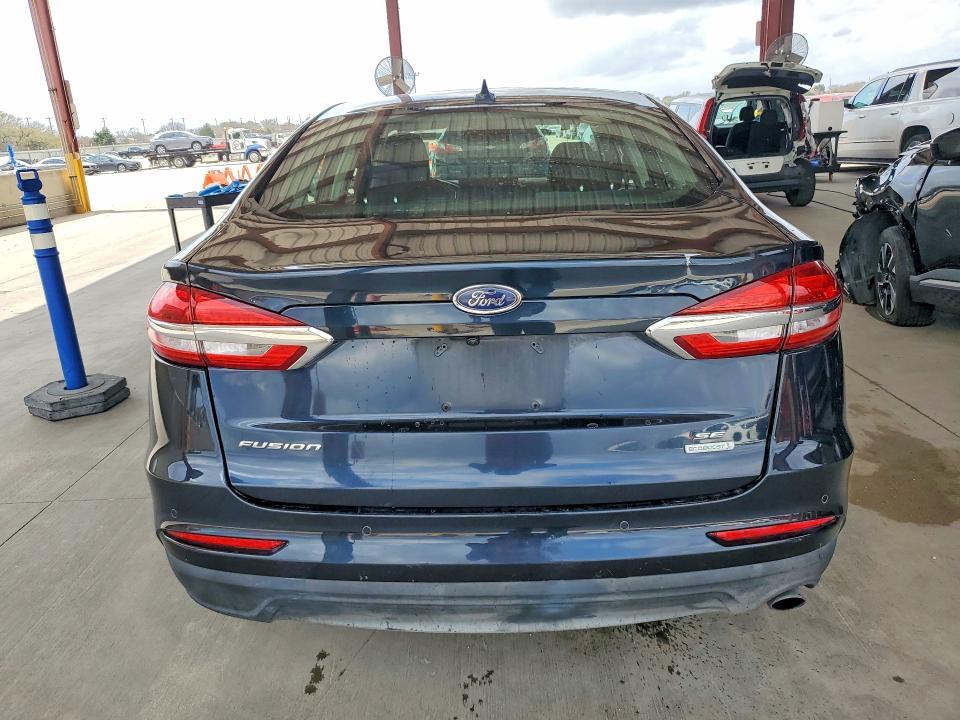 2020 Ford Fusion se