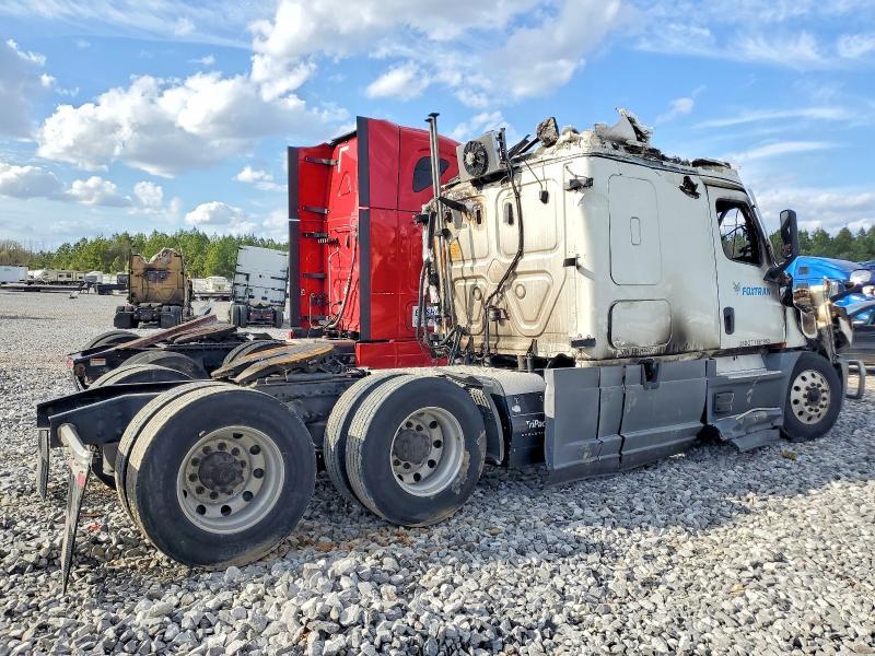 2020 Freigliner 2020 Freightliner Cascadia 126 Semi Truck