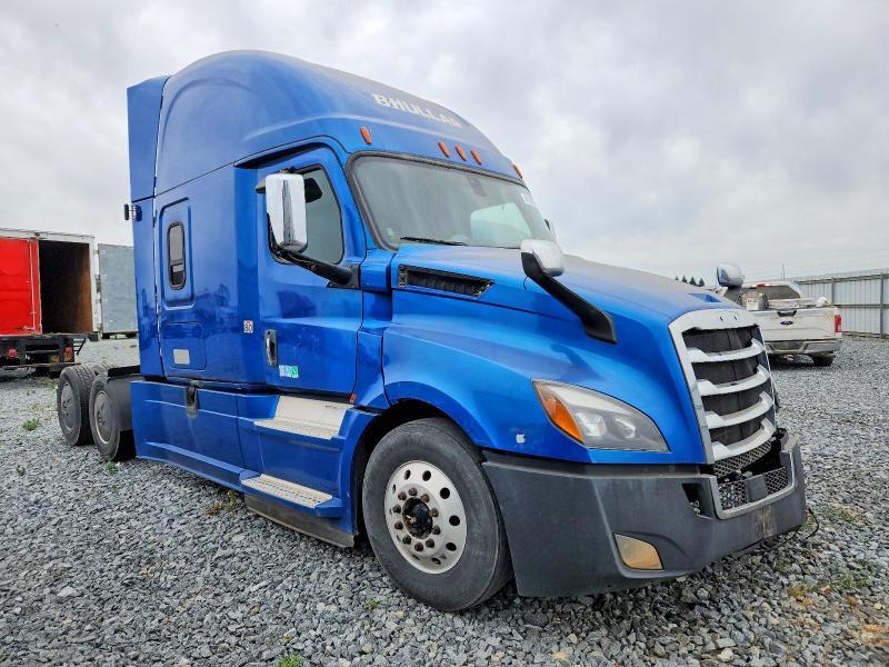 2019 Freigliner 2019 Freightliner Cascadia 126 Semi Truck