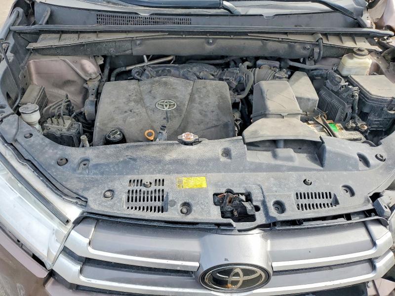 2018 Toyota Highlander se
