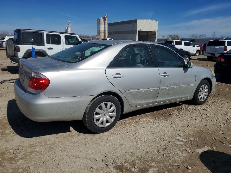 2005 Toyota Camry le
