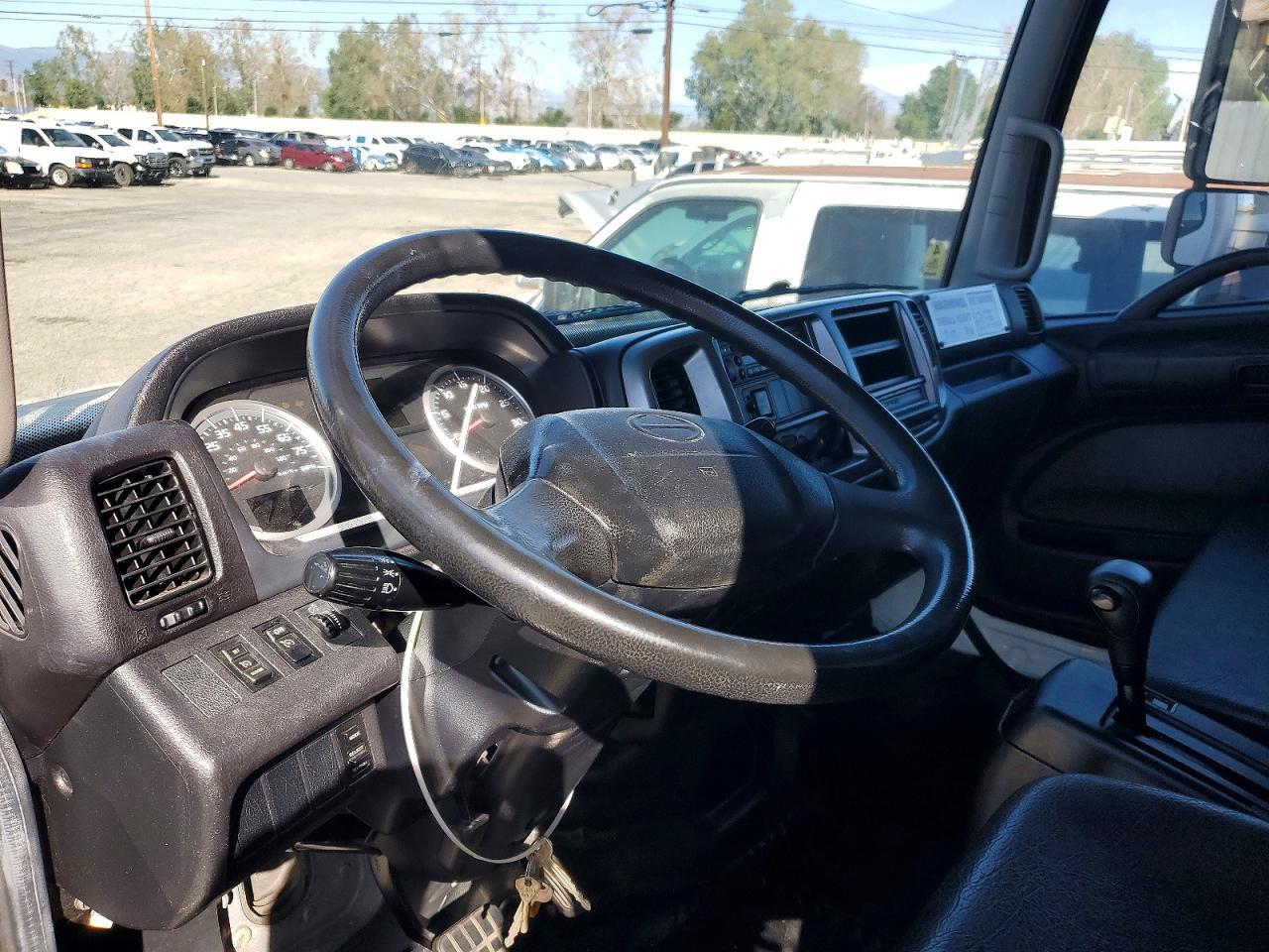 2011 Hino 258/268 BOX Truck