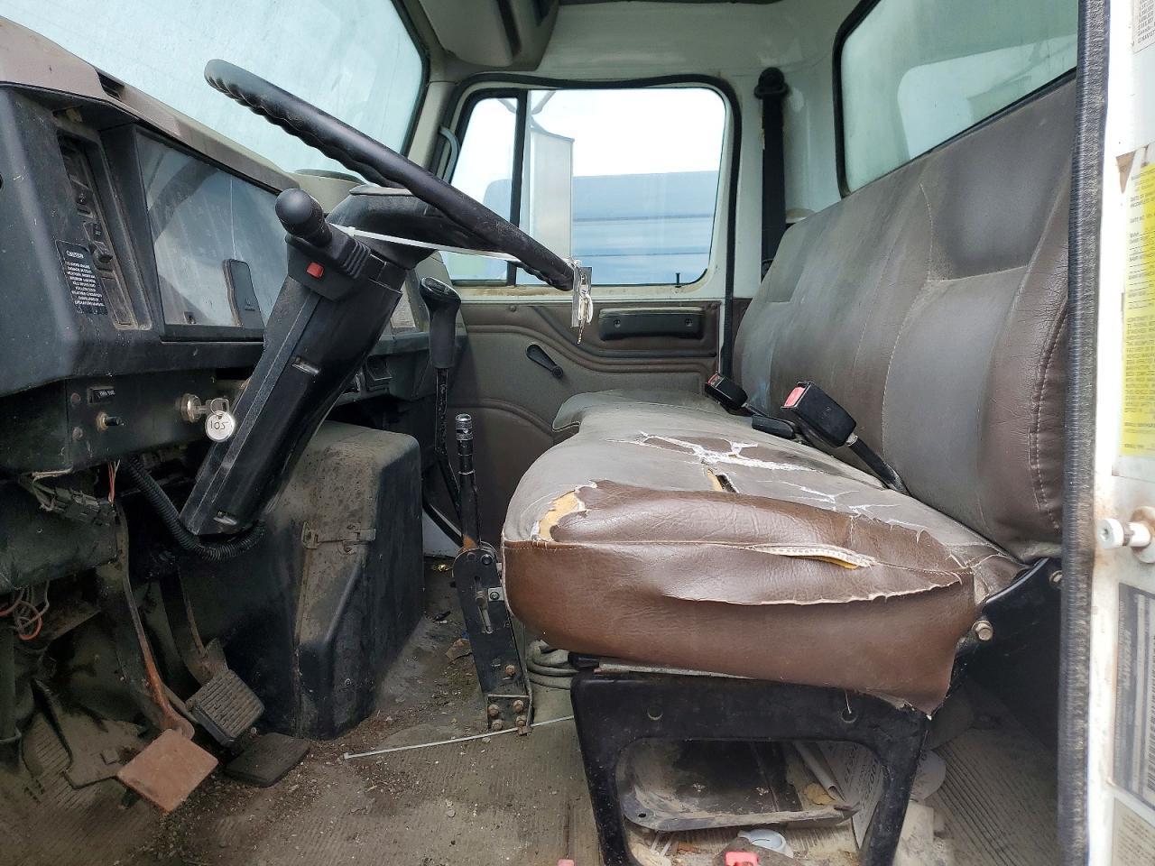 1999 International 4900 BOX Truck