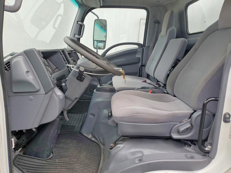 2018 Isuzu NPR HD BOX Truck