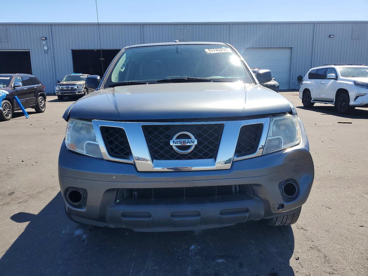 2016 Nissan Frontier SV
