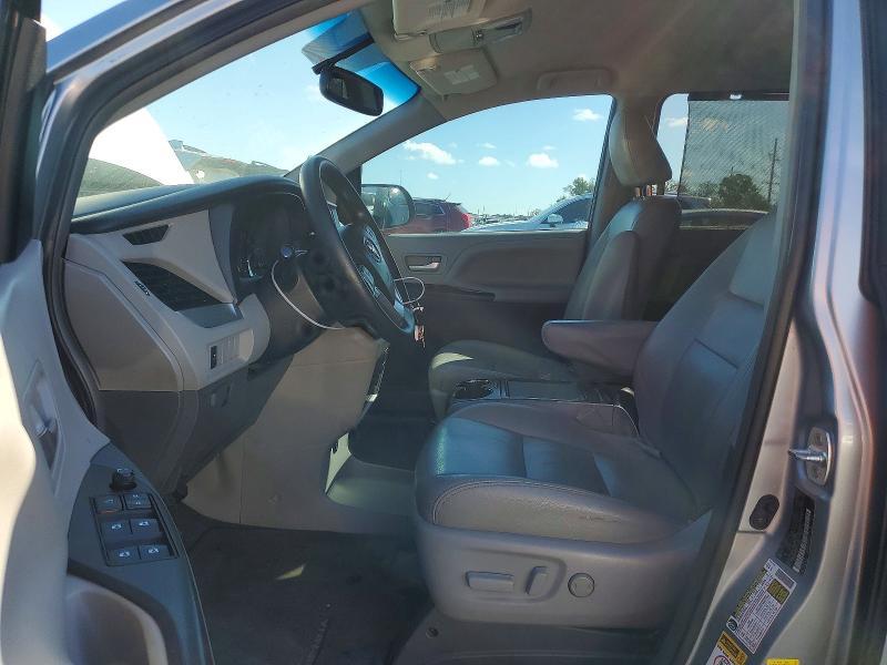 2016 Toyota Sienna le 8-passenger