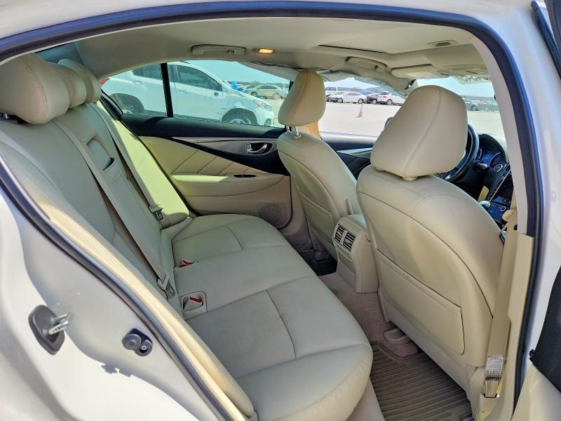 2015 Infiniti Q50 Premium