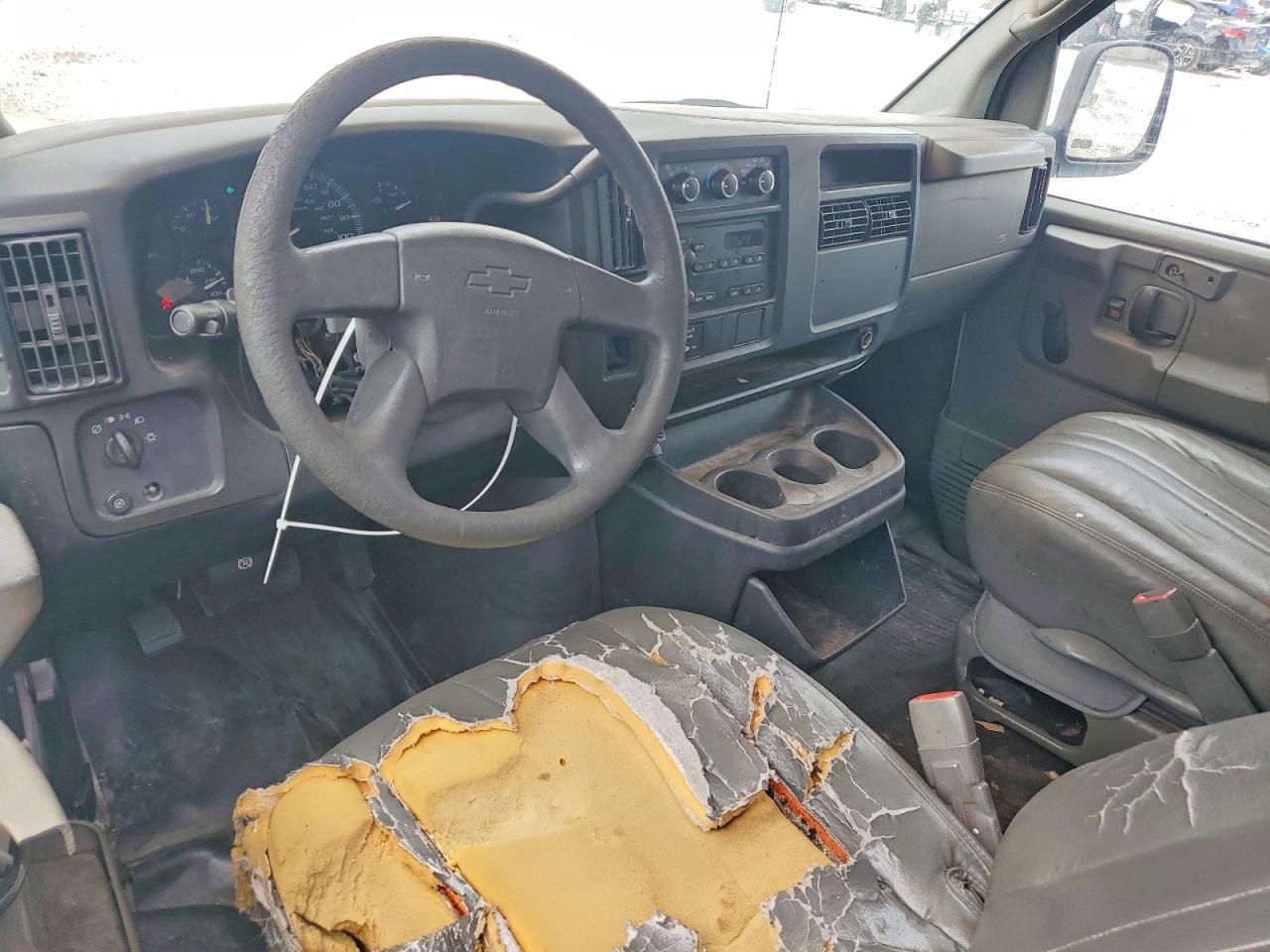2004 Chevrolet Express G2500
