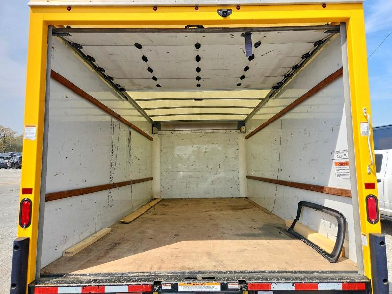 2022 GMC Savana BOX Truck