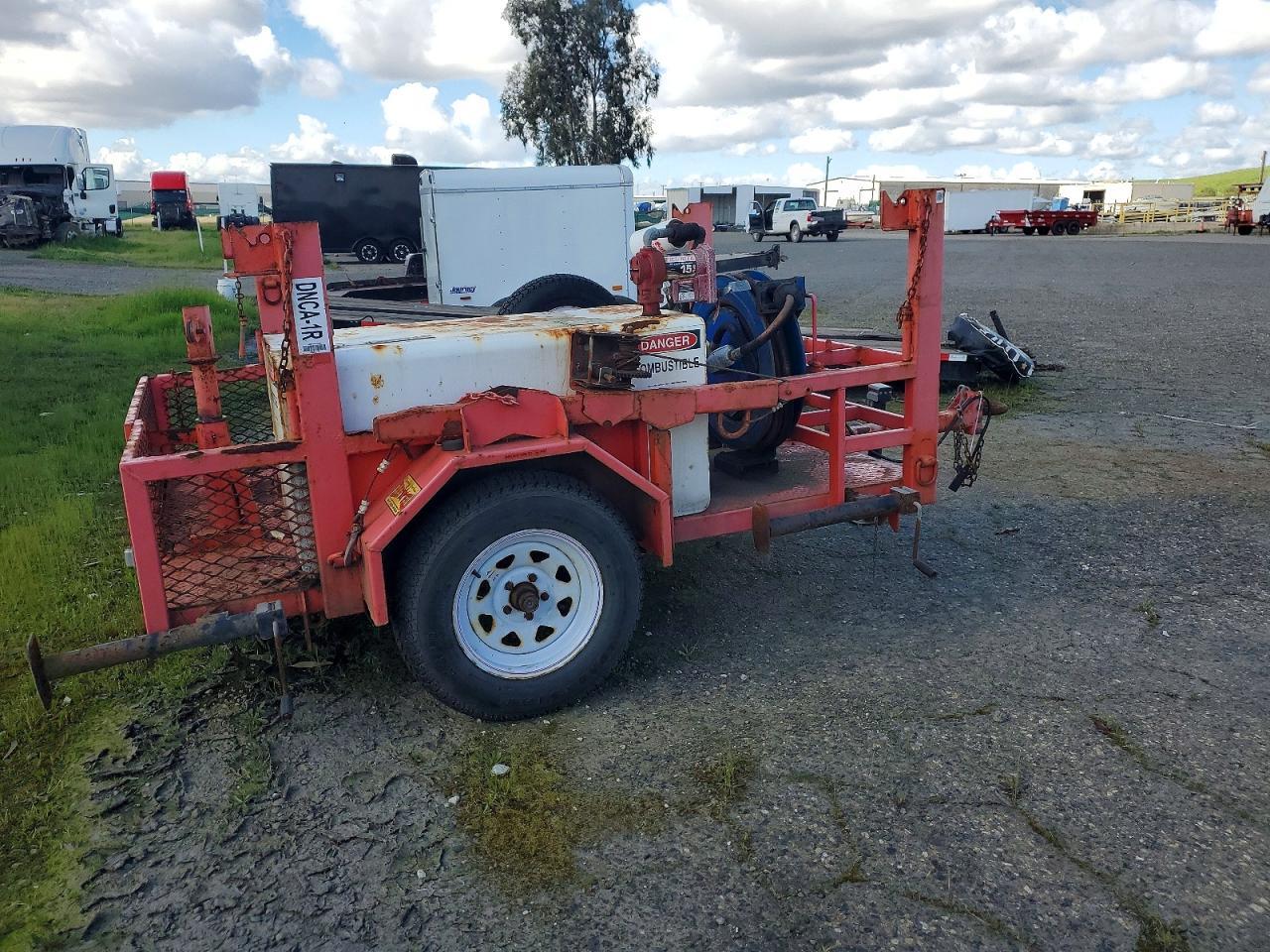 2013 Dhez 5'X8' 1-AXLE Flatbed Fuel