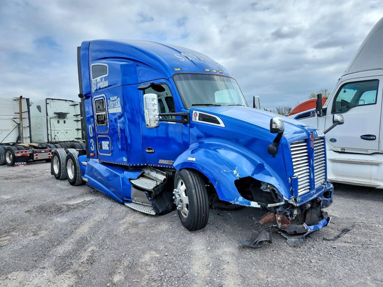 2015 Kenworth T680 Semi Truck