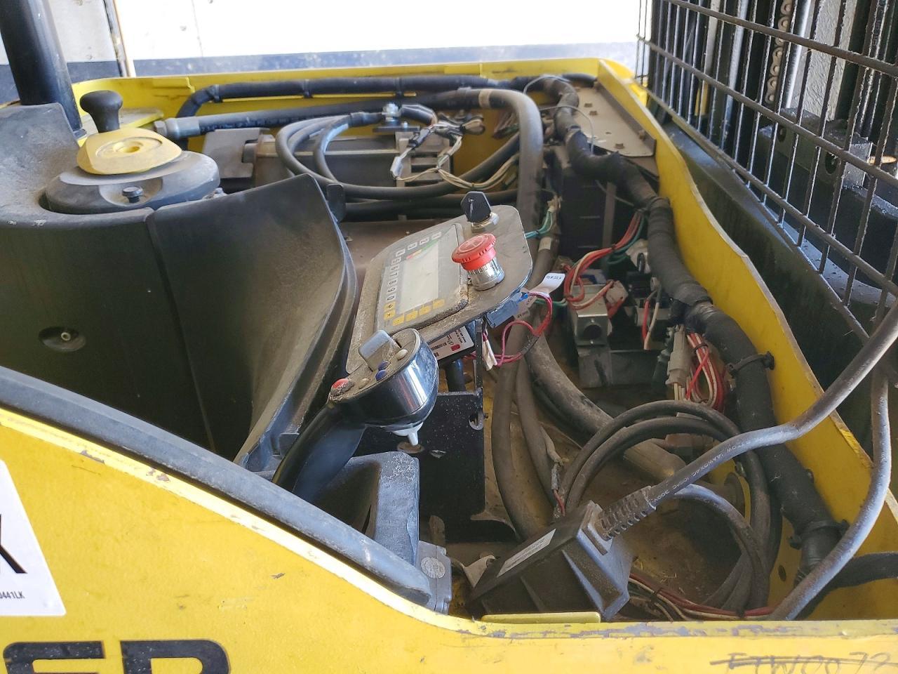 2010 Hyster Order Picker Forklift