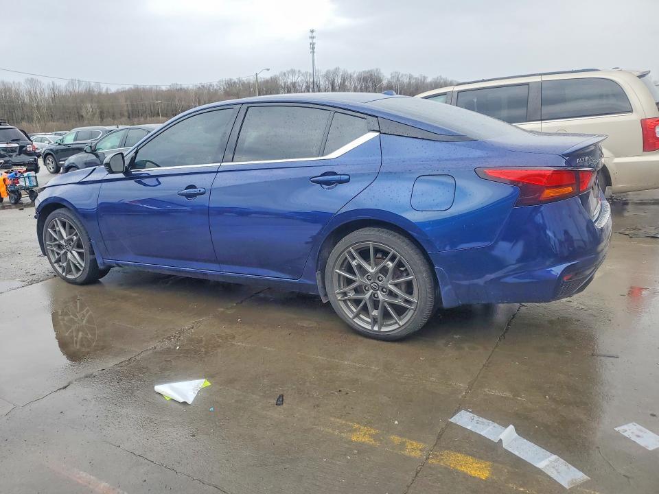 2023 Nissan Altima 2.0 sr