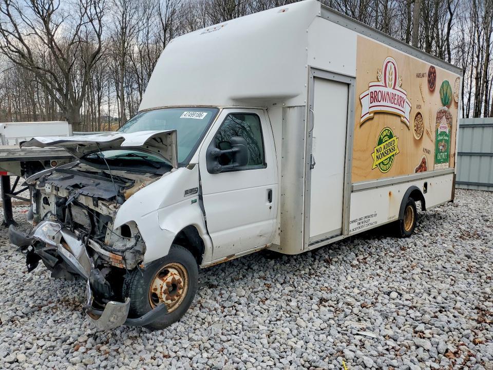 2014 Ford Econoline E350 Super Duty Cutaway Van