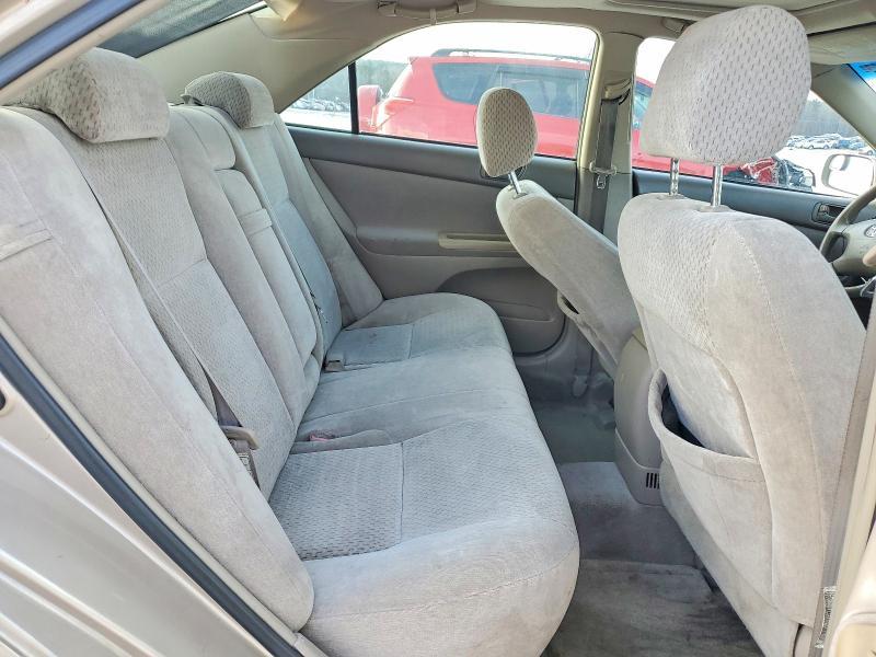 2004 Toyota Camry le