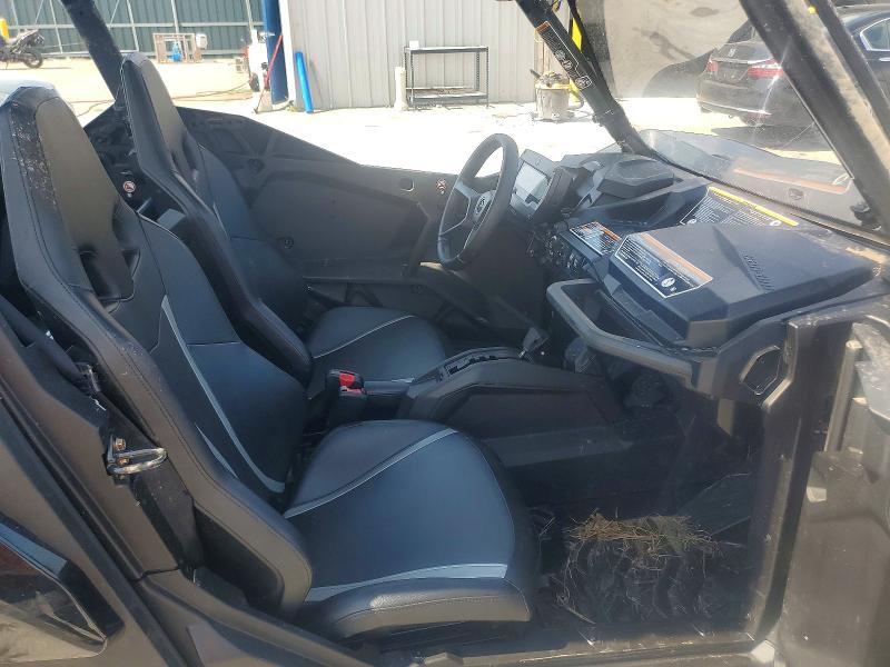 2023 Can-Am Commander max xt 1000r