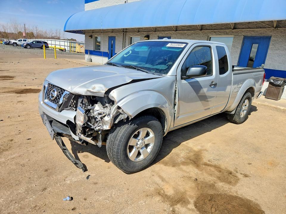 2013 Nissan Frontier sv V6
