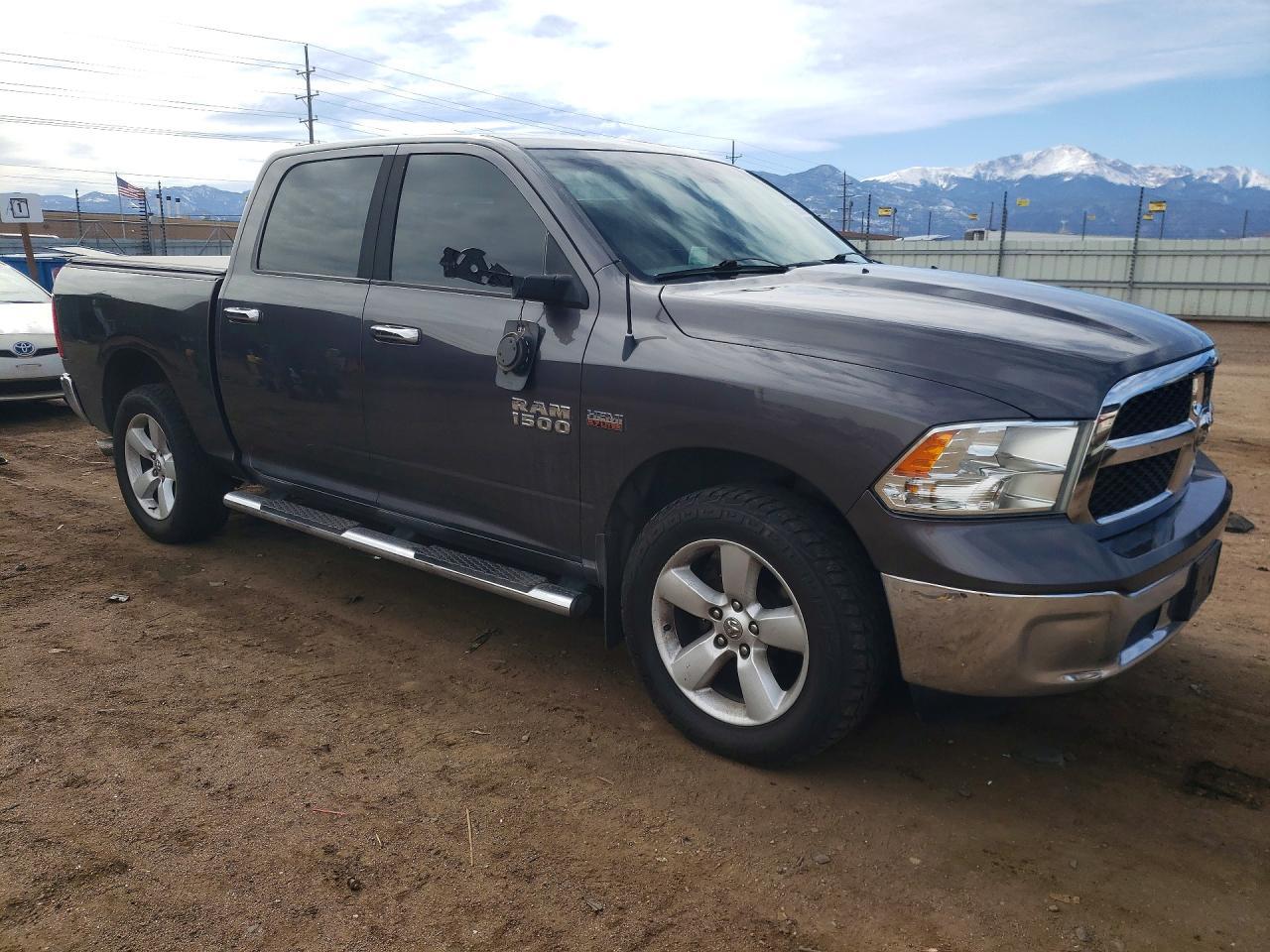 2015 Dodge RAM 1500 SLT