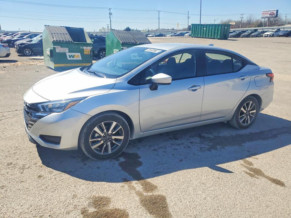 2025 Nissan Versa sv