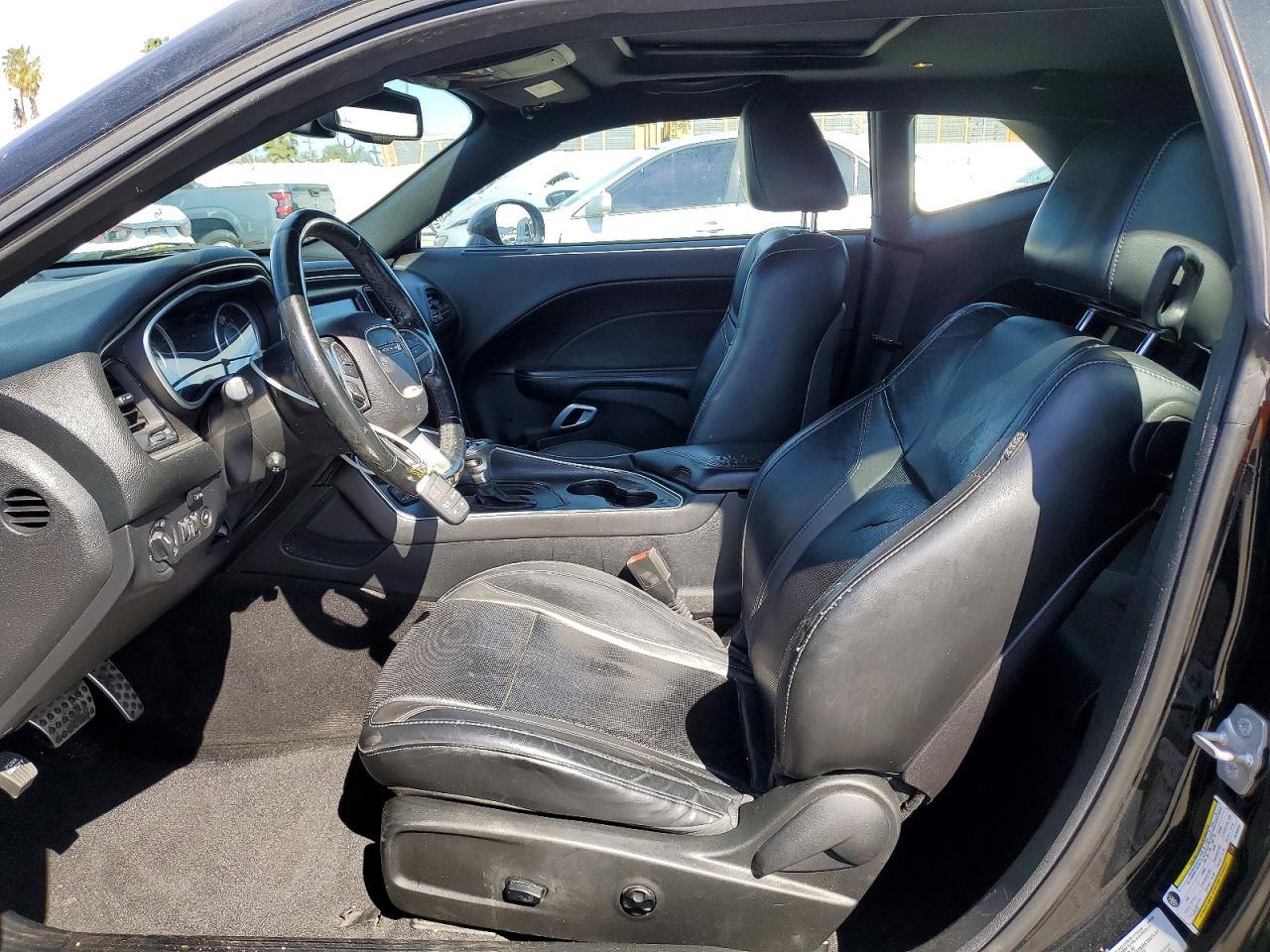 2015 Dodge Challenger sxt Plus