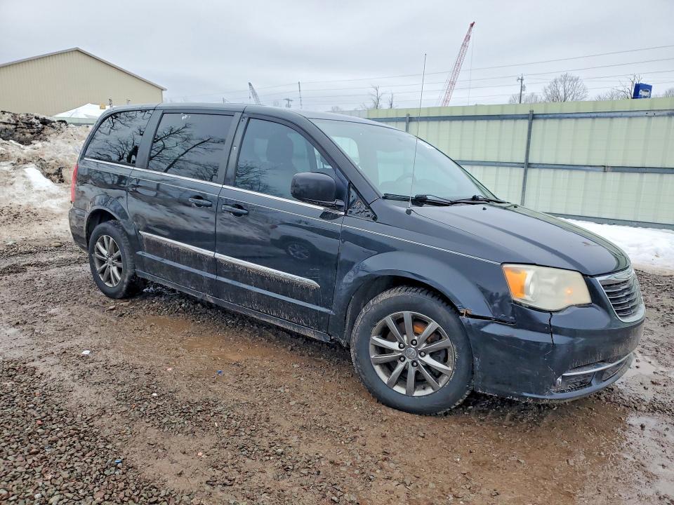 2015 Chrysler Town & Country s