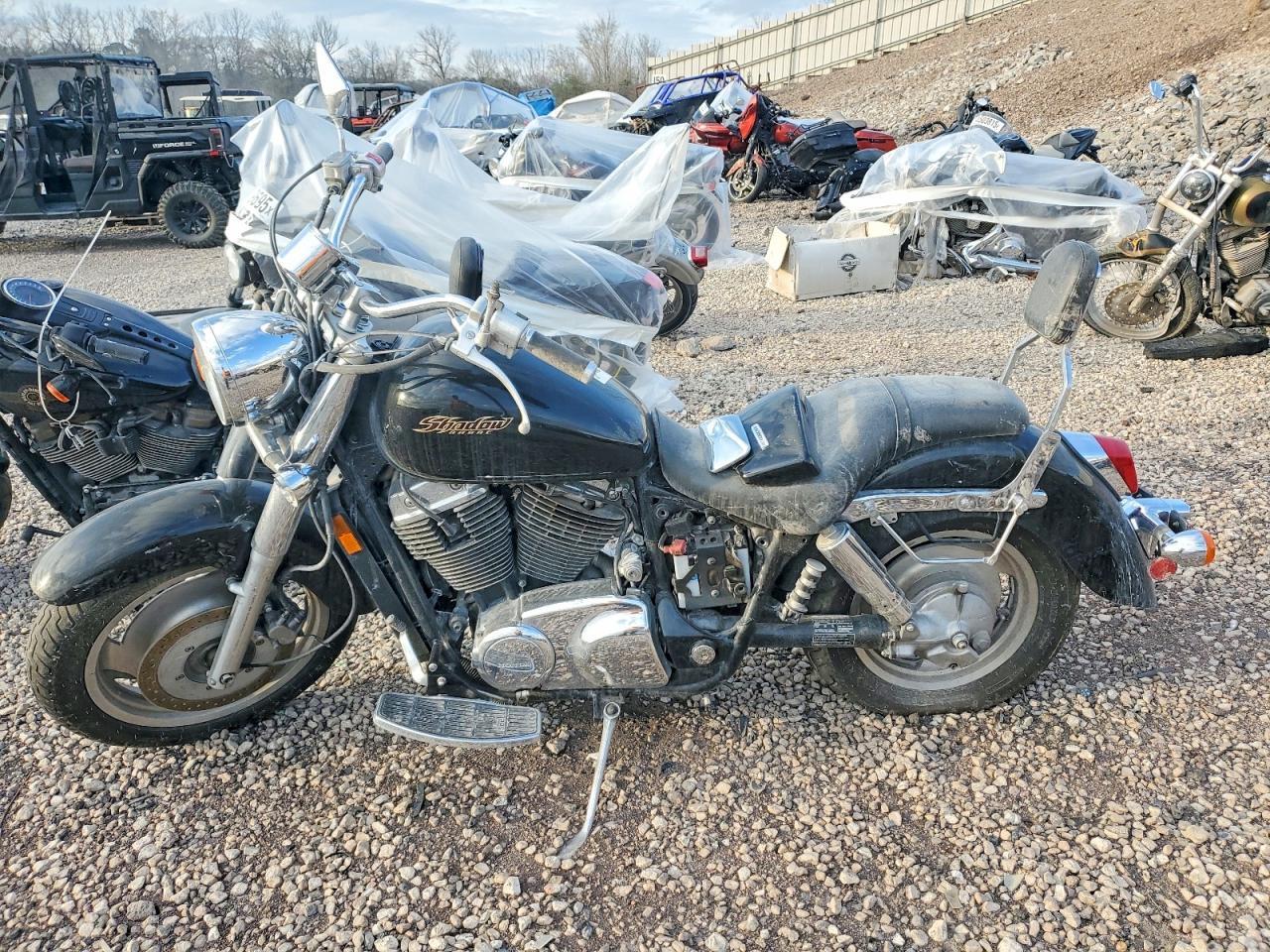 2006 Honda VT1100 C2