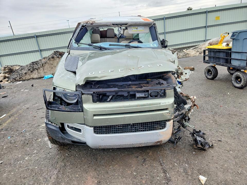 2022 Land Rover Defender 110 se