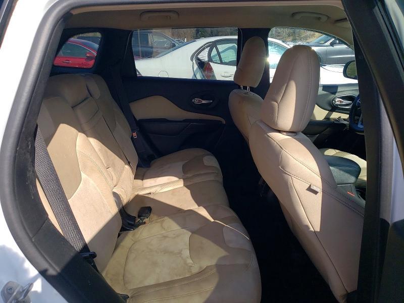 2015 Jeep Cherokee Sport