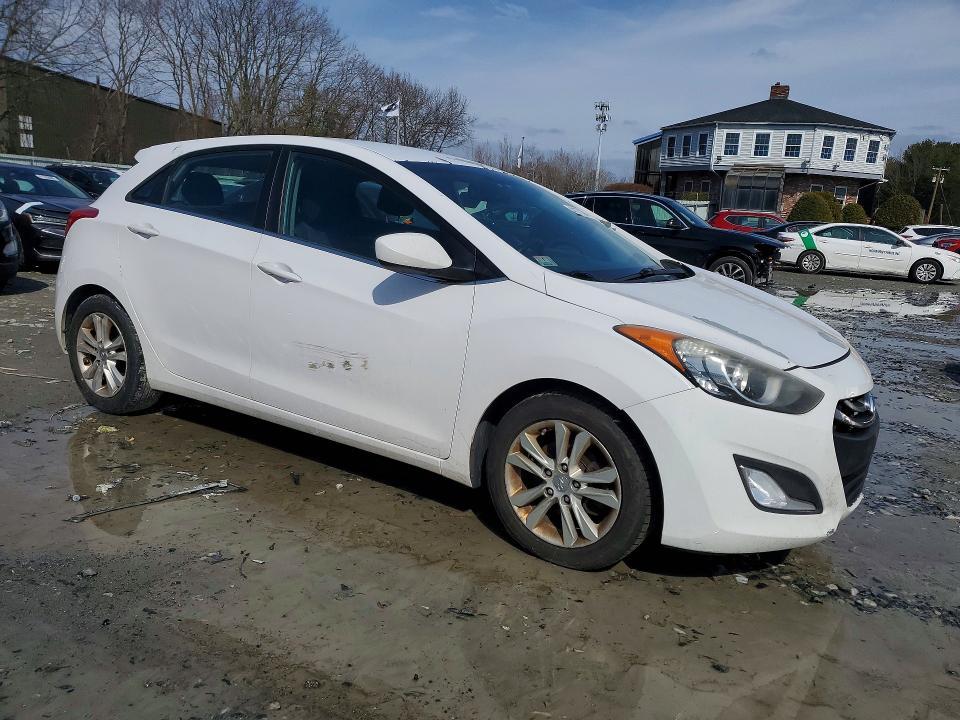 2013 Hyundai Elantra gt Base
