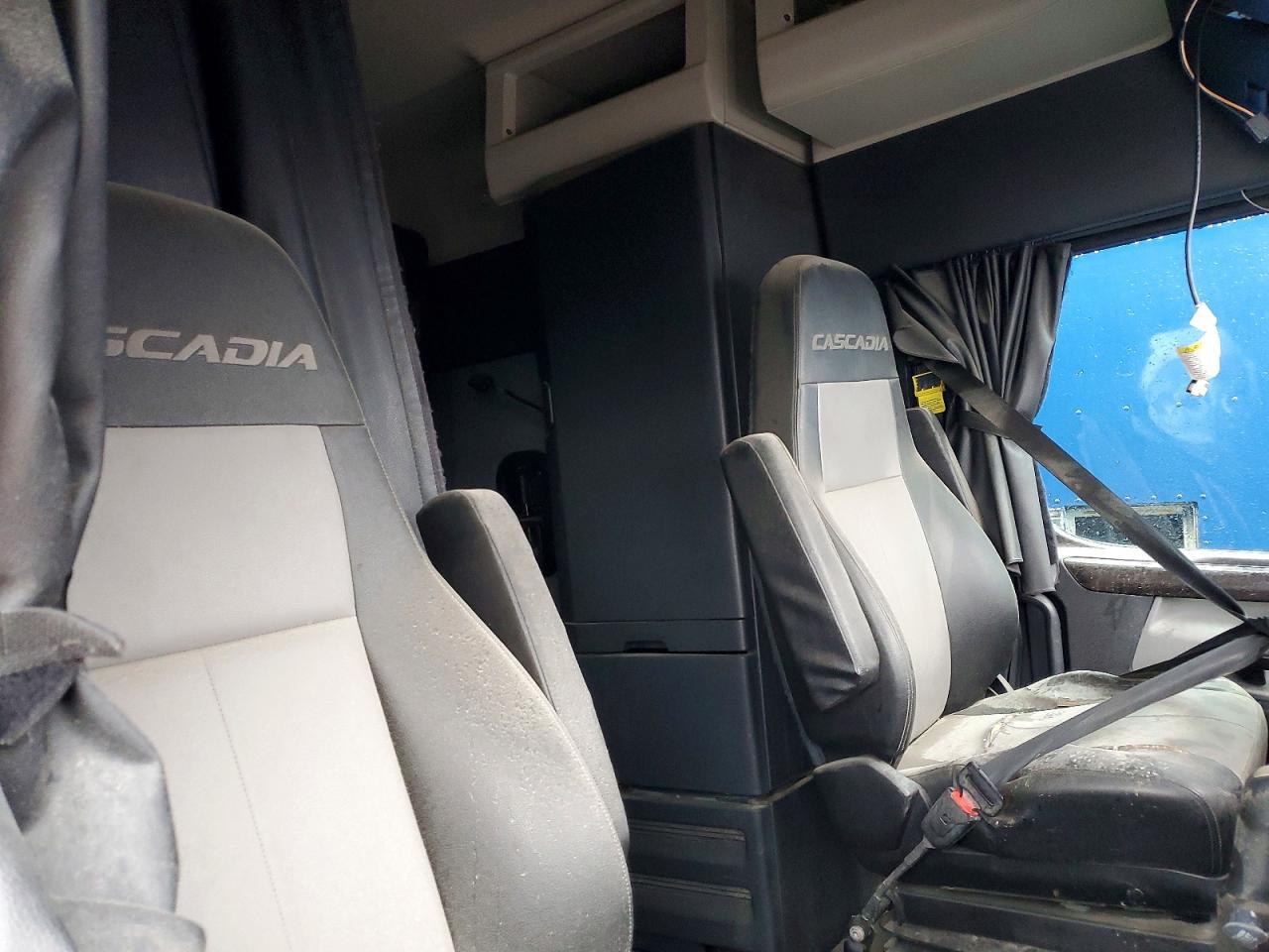 2022 Freightliner Cascadia 126 Semi Truck