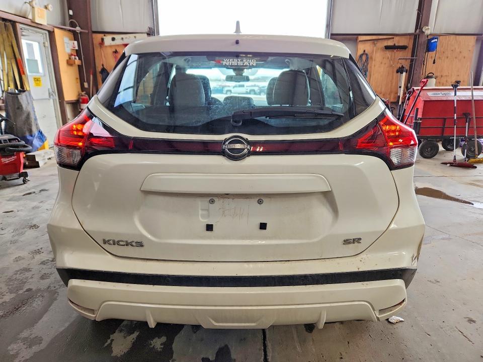 2024 Nissan Kicks sr