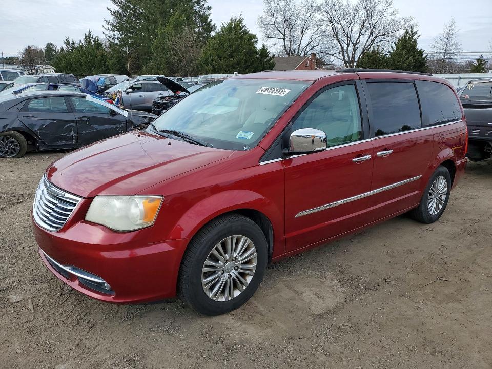 2013 Chrysler Town & Country Touring l
