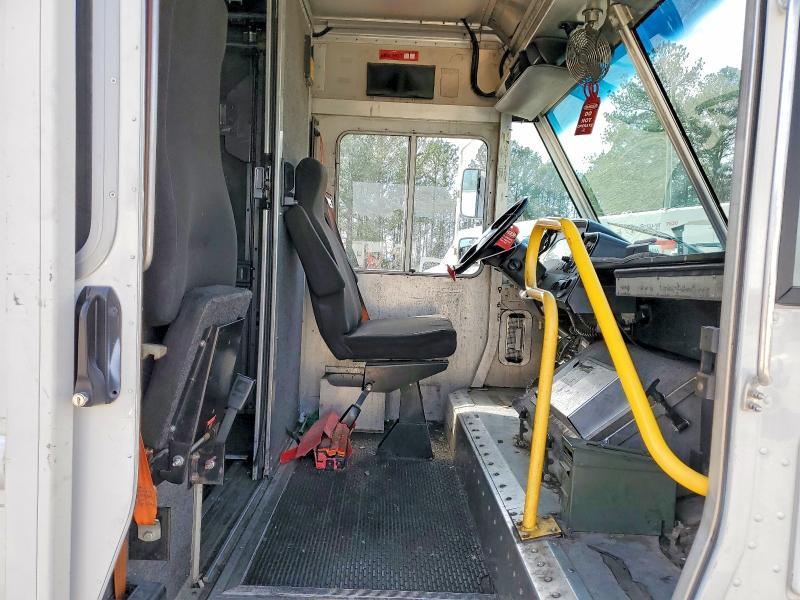 2013 Ford F59 Delivery Truck